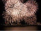【熱海海上花火大会一例】一年を通して開催されます。フィナーレのナイアガラは一見の価値あり♪