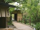 【食事処】朝夕のお食事は、個室でゆったりくつろげるお食事処「天津水」にて