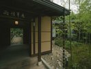 【外観】客室は特別棟を含みわずか6室