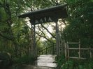 【外観】山門をくぐると、そこは静寂に包まれた大人の空間。懐かしい思い出が蘇るひとときを