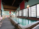 【別館大浴場】とろっとろの湯で岩造りお風呂でゆったり♪『ばらの湯』