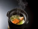 三朝荘名物の土窯ごはん季節でごはんの具材も変わり、一年を通じて色々なごはんを楽しめます。