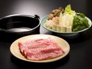 鳥取和牛オレイン55のA5ランク、希少なリブロースを使用した、極上のすき焼きです。