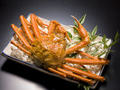 冬限定プランの本ずわいがには1.5杯分を料理しています。