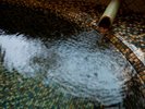 心静かに湯の音に耳を傾ける・・・
