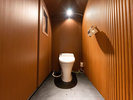 【スタンダード・ドーム】専用の個室トイレがあれば安心。快適なグランピングができます
