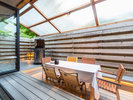 【グランピング離れVILLA】バルコニー|屋根付きのバルコニー。雨天時も安心してご利用いただけます
