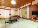 【本館・和室10畳】松川渓谷ビュー