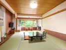 【本館・和室10畳】松川渓谷ビュー