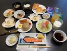 朝食(和食膳+ミニビュッフェ)自家栽培のじゃがいもを使ったじゃがバターをぜひお試しください♪