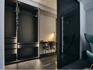 ロイヤルスイート501/ベッドルーム1クローゼット