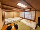 横浜観光の後はみんなで和室!6名様までご宿泊可能♪