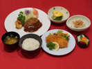 夕食付きプラン(1例)です。日替わりメニューになります。ごはん、味噌汁はおかわり自由です。