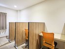 ・【自習室】パーティション付きの自習室は、集中するのに最適です