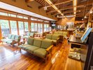 �y���X���x�e���z���邭�̂�т�Ƃ������͋C�̋x�e�ꏊ�B�����̑҂����킹�Ȃǂɂ����p��������
