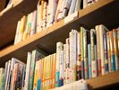 にやっと本棚:思わずにやっとしてしまう本を集めました。