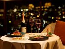 お泊りの客室でお食事をお楽しみいただけるインルームダイニング。