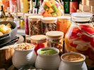 戸田の野菜を使った自家製ピクルスや発酵ソース