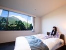 【部屋】由布岳ビュー確約のお部屋タイプでは、客室からゆったりと由布岳をお楽しみいただけます。