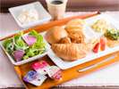 無料健康朝食:ご当地メニューなど日替わりバイキングで一日の活力を☆