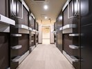【男性カプセルルーム】お風呂は大浴場を、洗面・トイレは共用スペースをご利用ください。