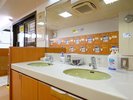 【大浴場】男性大浴場_脱衣所、洗面台