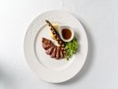 ■「香」メイン 黒毛和牛モモ肉のプランチャ 季節温野菜とジャガイモのピューレ