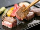 ■三重ブランドの代表格「松阪牛」香ばしく焼き上げた芳醇な香りと、深みのある味わいが自慢です。