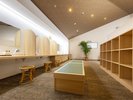 【本館大浴場 脱衣所】木の温もりがやさしく包む、和の脱衣所