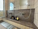 女性浴場 洗い場3つ