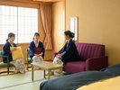 【北の丸◆蔵王側〇和室ベッド客室】蔵王連峰や街並みを眺め、ゆったりとした時間をお過ごしください。