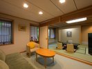 【特別室仙渓園ー蔦ー】全室庭園側に面した特別室で過ごす、贅沢なひととき。