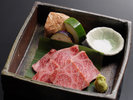 追加料理:信州プレミアム牛の陶板焼き(1人前4400円税込)
