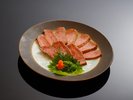 追加料理:信州プレミアム牛のたたき(1人前3300円税込)