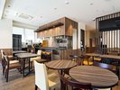 1F カフェ&バー(朝食会場)
