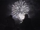 年に一度の花火大会。どこよりも近い距離でダイナミックに花火を味わえますよ!