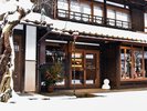 とある日のお客様が雪だるまを作ってくださいました。かわいい子がお客様をお迎えしてくれた雪の日。