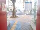 Dチーん。空港のベーターっぽく反対側が開きます。