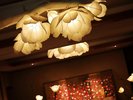 アジアのアーティストによるロビーの花あかり