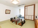 *【湖側和室(一例)】琵琶湖が見える和室のお部屋です。足を伸ばしておくつろぎください♪