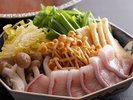 【冬】鍋仕立て(お食事一例)新鮮な魚介や野菜の旨味が溶け合い、心も体も温まる逸品です