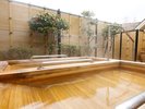 【展望大浴場|花がすみ】多彩な浴槽で贅沢な湯浴みを楽しめます※姉妹館 花結びの施設となります。