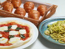 【ランチ】11時30分〜13時30分L.O(14時30分閉店)季節の食材を使ったパスタorピッツァのセットです。