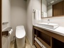 居住空間:天井2,500mm 小上がり(畳) 水回り:トイレ+洗面スペース シャワーブース(浴槽無し)