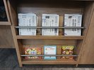 【1F】ロビー 日経新聞/絵本