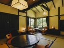 <木>温泉街を眺める和室10畳(ビューリビング付)【川側】