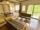 戸建てタイプ3LDKコテージ(リビング)※客室一例