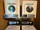 コインランドリー(洗濯機・乾燥機完備)洗剤もあります。
