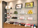 旅の思い出に、土地の品々を