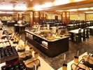 朝食は種類豊富なバイキングをお楽しみ(イメージ)